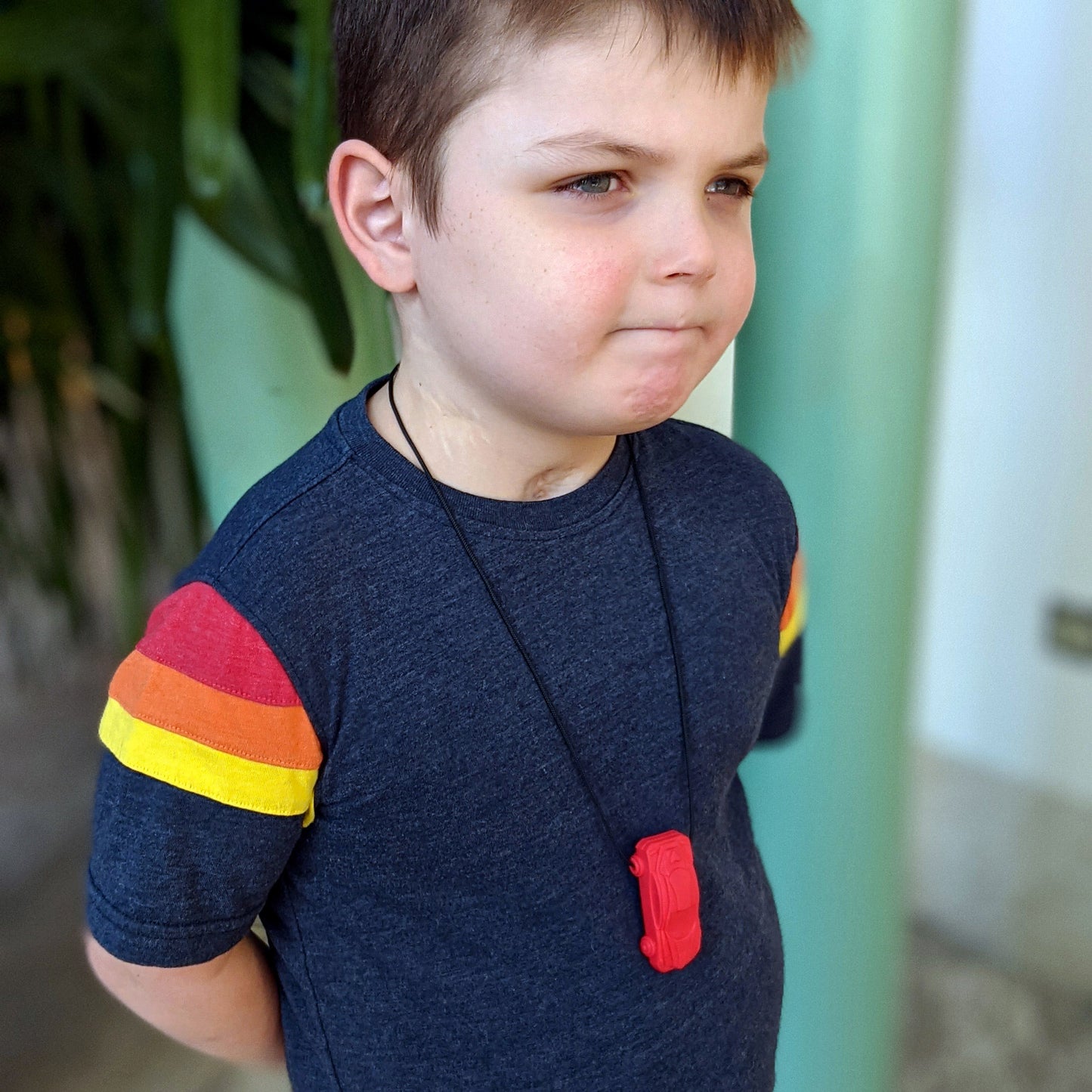 Tugghalsband Racerbil – Säkert och Roligt Tugghjälpmedel